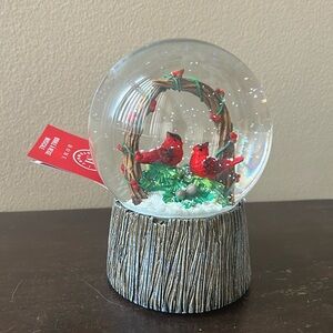 Martha Stewart Red Cardinal Snowglobe Musical Christmas New Holiday Gift
